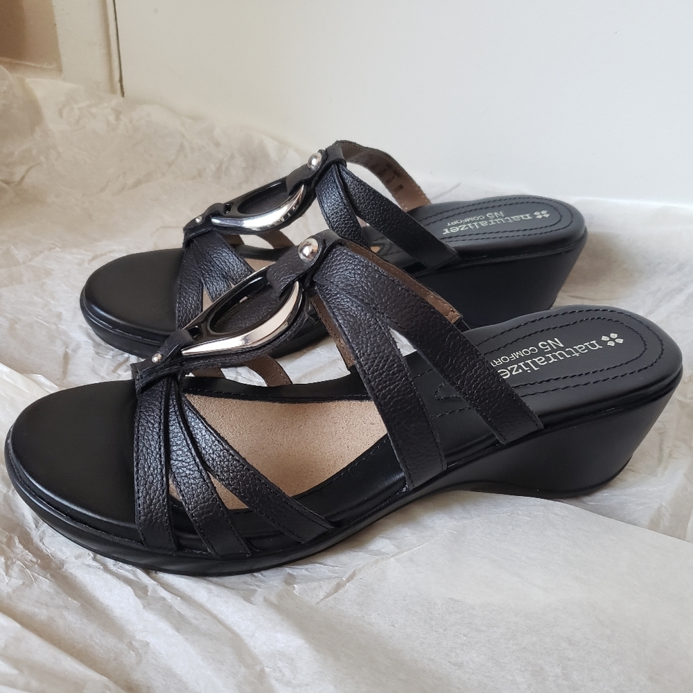 Naturalizer Black Sandals Sz 8